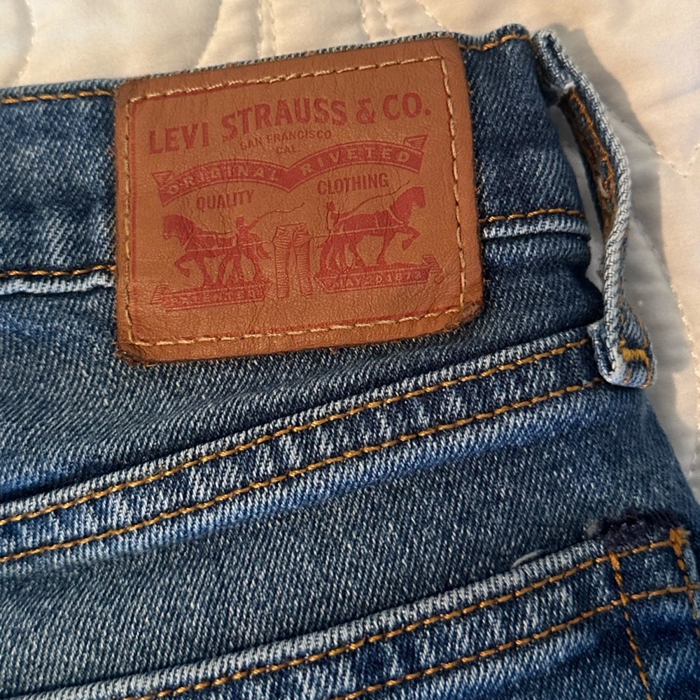 Levi’s Wedgie Jean